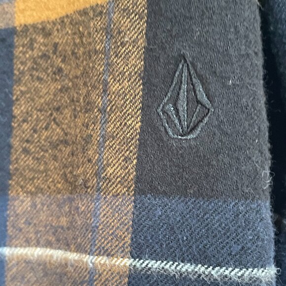 Volcom Caden Plaid Modern Fit Button Up Top in Orange, Black, Long Sleeve, S - Picture 4 of 9